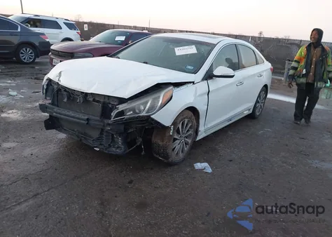 2017 Hyundai Sonata Sport z USA, uszkodzony, nr VIN 5NPE34AF2HH585010